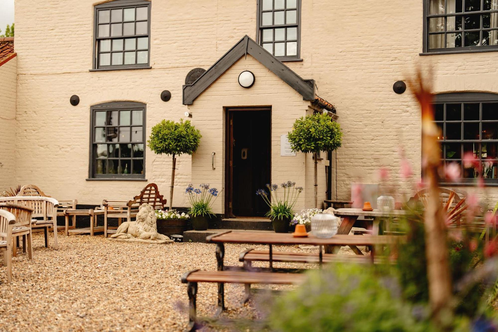 Wheatacre White Lion Hotel Burgh Saint Peter Ngoại thất bức ảnh